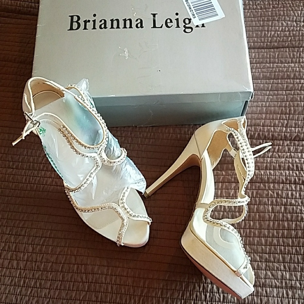 Ivory silk Rhinestone Brianne Leigh Heels sz 9